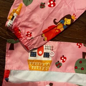 Toddler rain suit with pouch